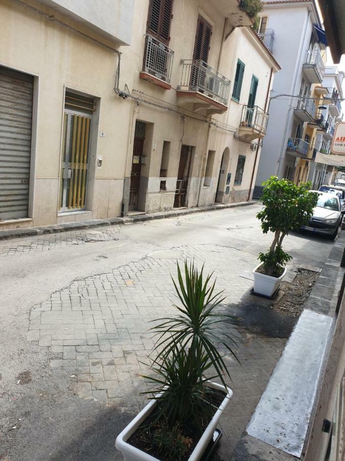 I Mori In Campidoglio Affitta Camere Sant'Agata di Militello Exterior photo